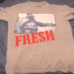 Sesame Street shirt size:medium